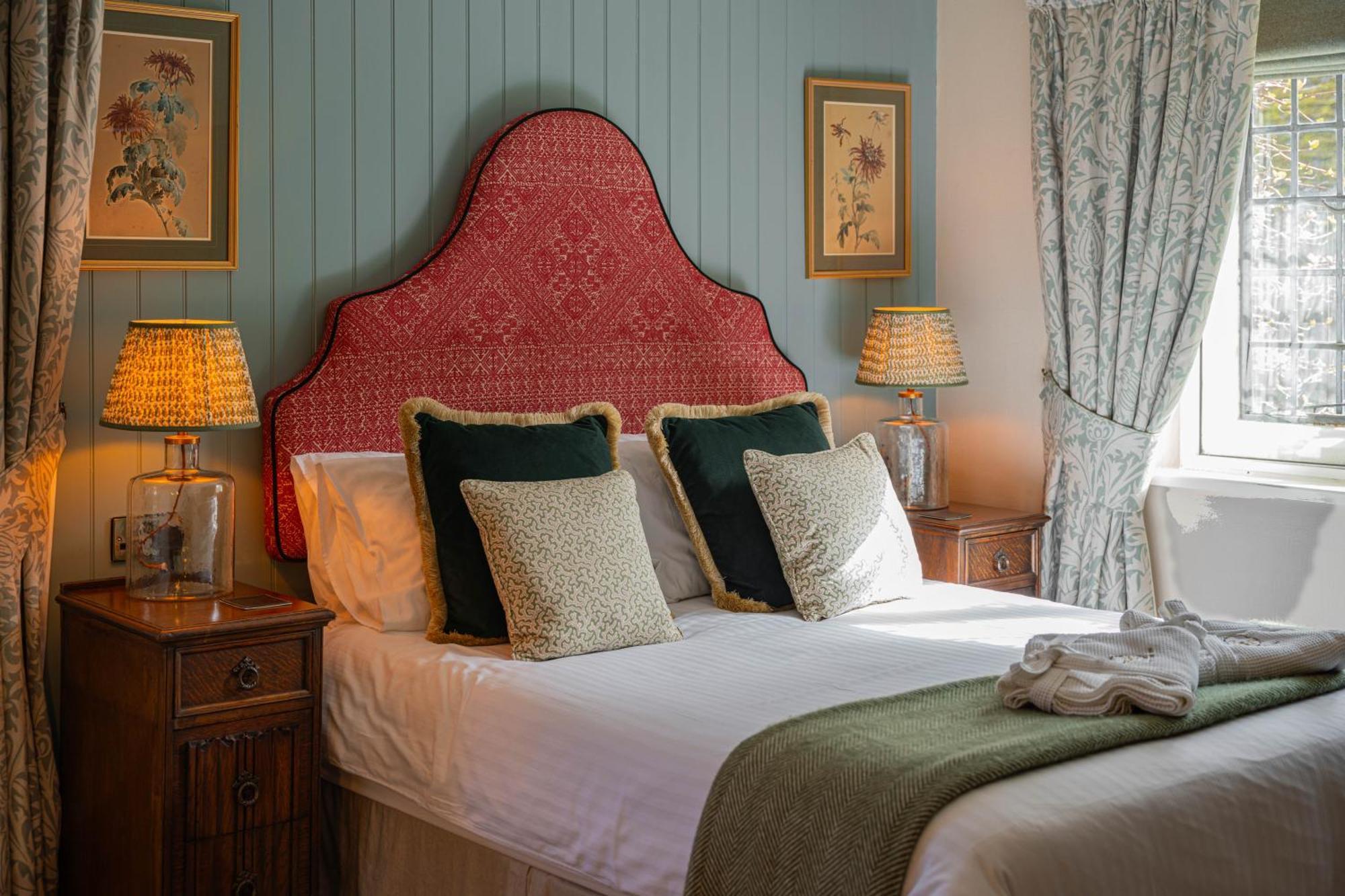 Stone House Hotel 4*